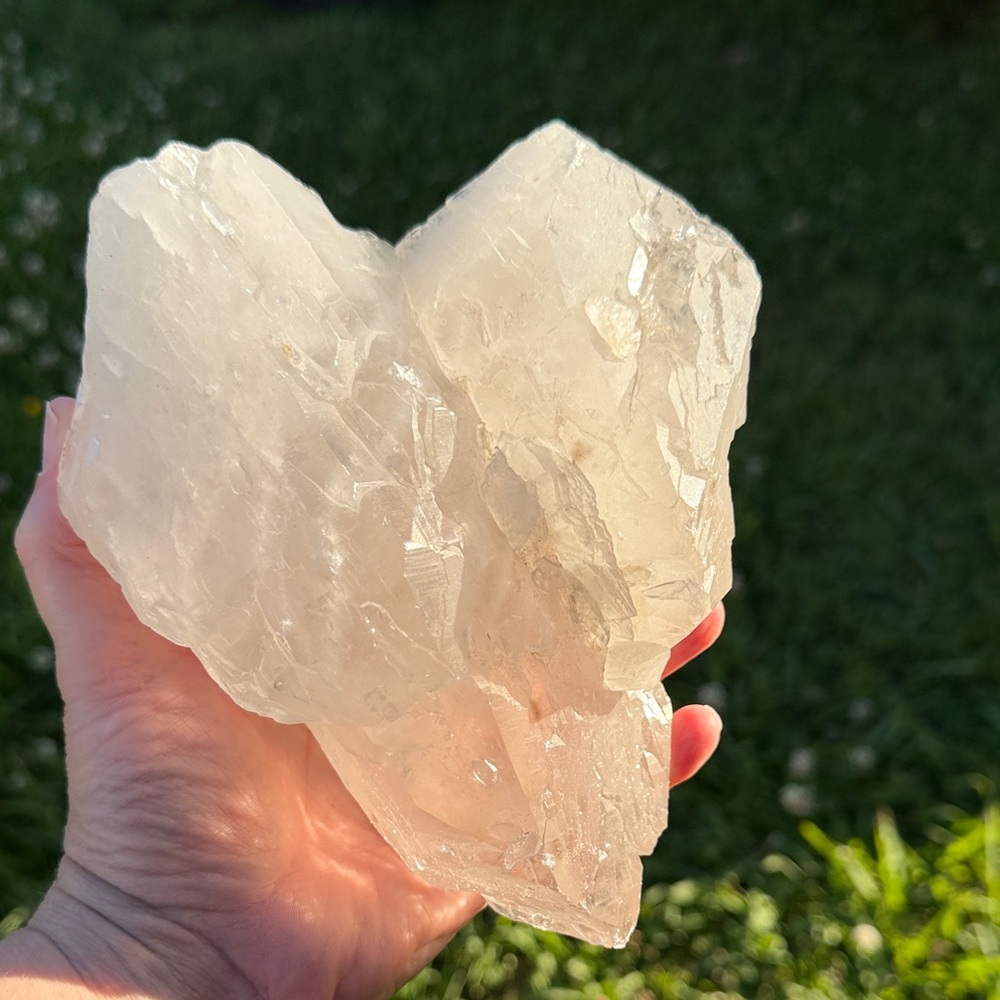 Clear Quartz Decorative Crystal - White Heart-Shaped Display